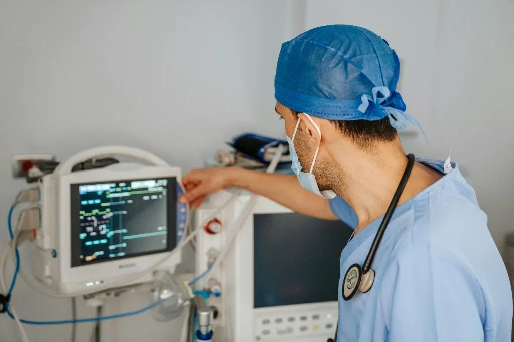 Medical monitoring equipment in a clinical setting