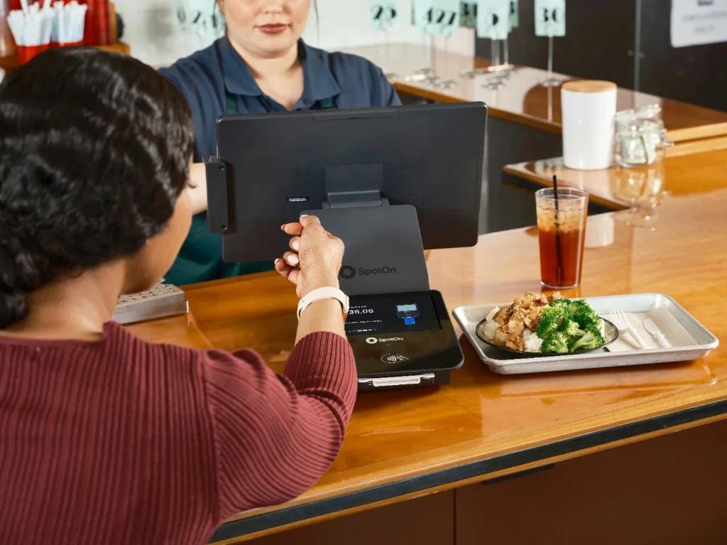 Fast grocery counter checkout with customer display