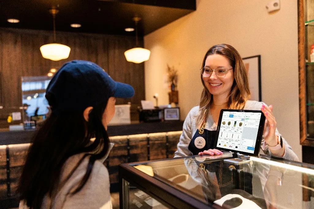 Tablet kiosk stand for self-service ordering